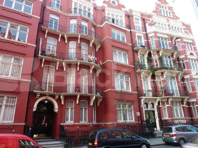 			1 MIN TO TUBE , 5 MINS TO HYDE PARK!, 2 Bedroom, 1 bath, 1 reception Flat			 Cabell Street, MARYLEBONE